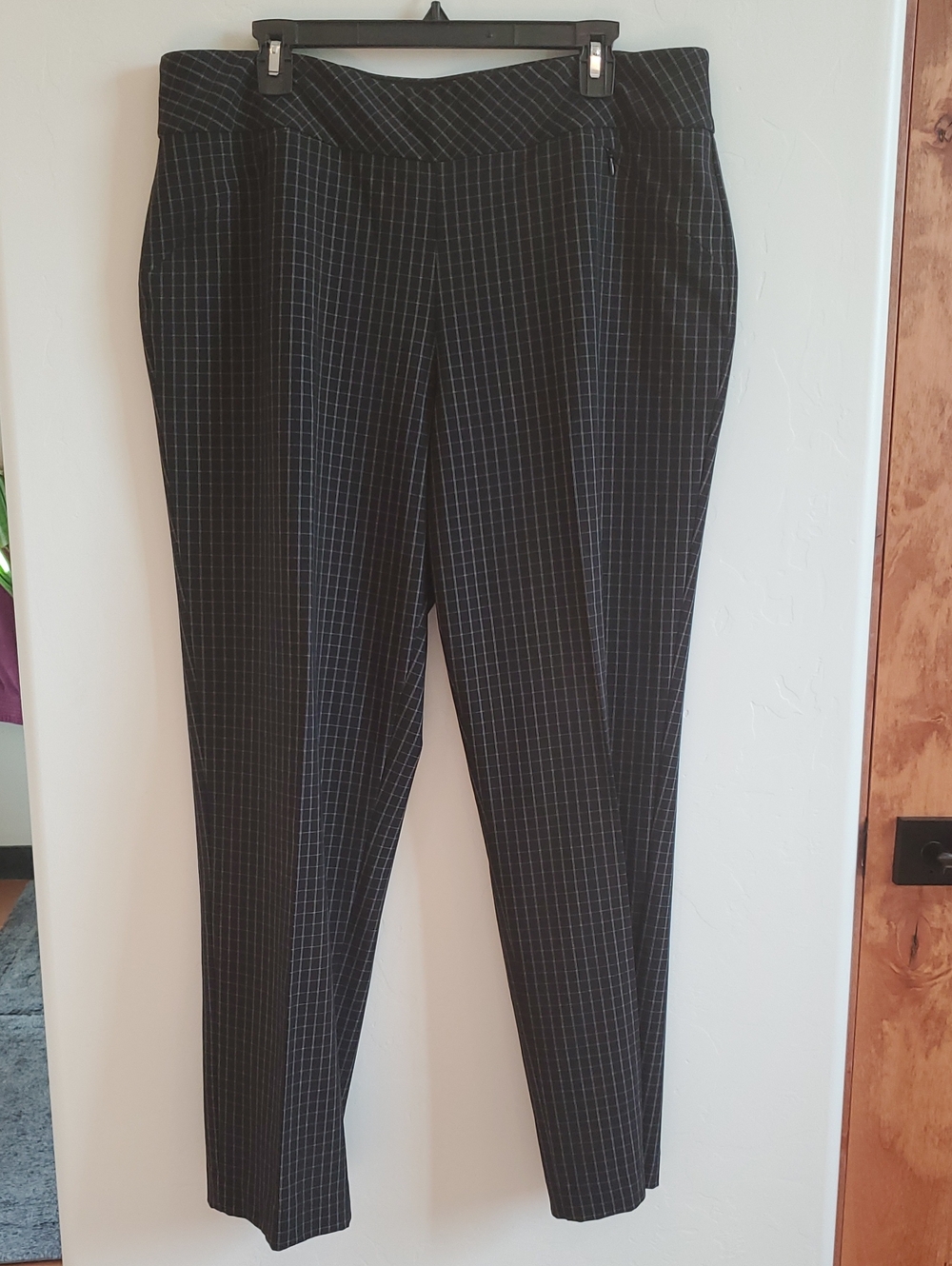 Investments Women's Black/White Subtle Plaid Pull-On Pants 16R